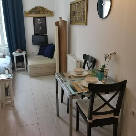 Tiny Apartment In City Center Zagreb Eksteriør billede